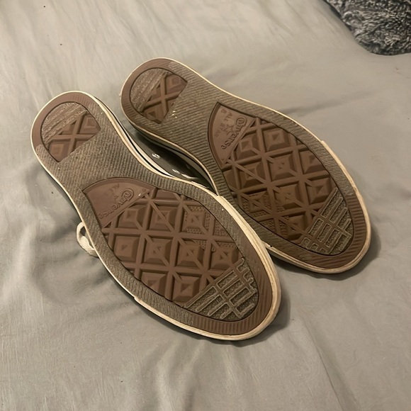 Grey converse tennis shoes - Picture 4 of 5